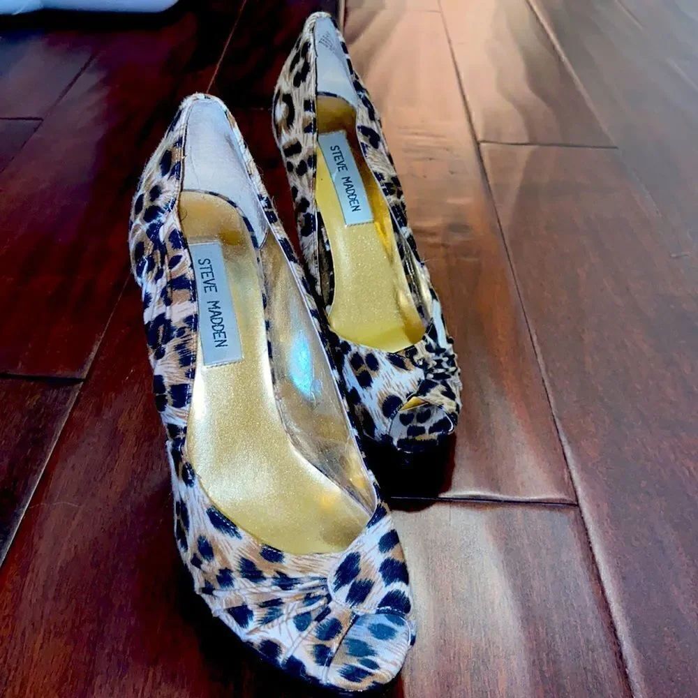 Steve Madden leopard heels